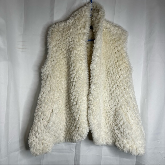 Love token faux fur vest cream womens small - Picture 2 of 6